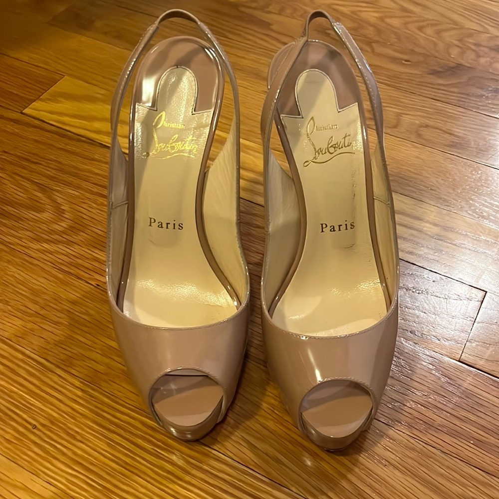 COPY - Christian Louboutin, red sole patent leather nude peep toe heel